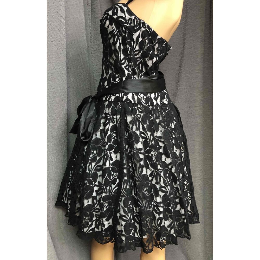 Appropriate Behavior Black Lace Strapless Tie Wai… - image 5